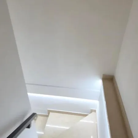 Apartment Urban Nest